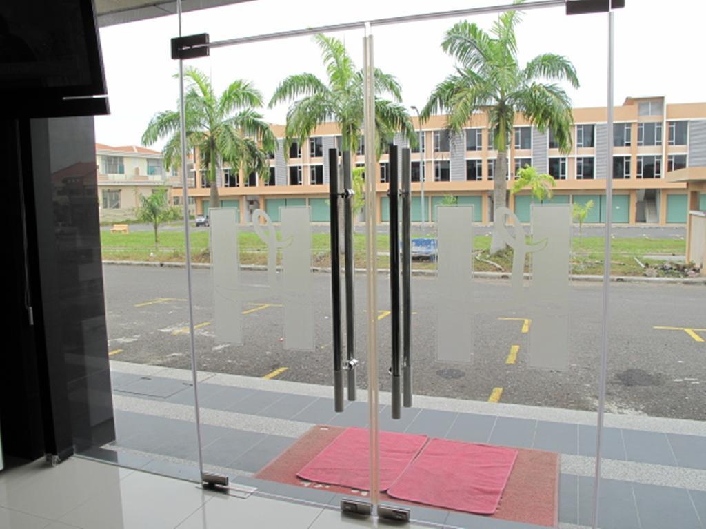 Labuk Hotel Sandakan Eksteriør bilde