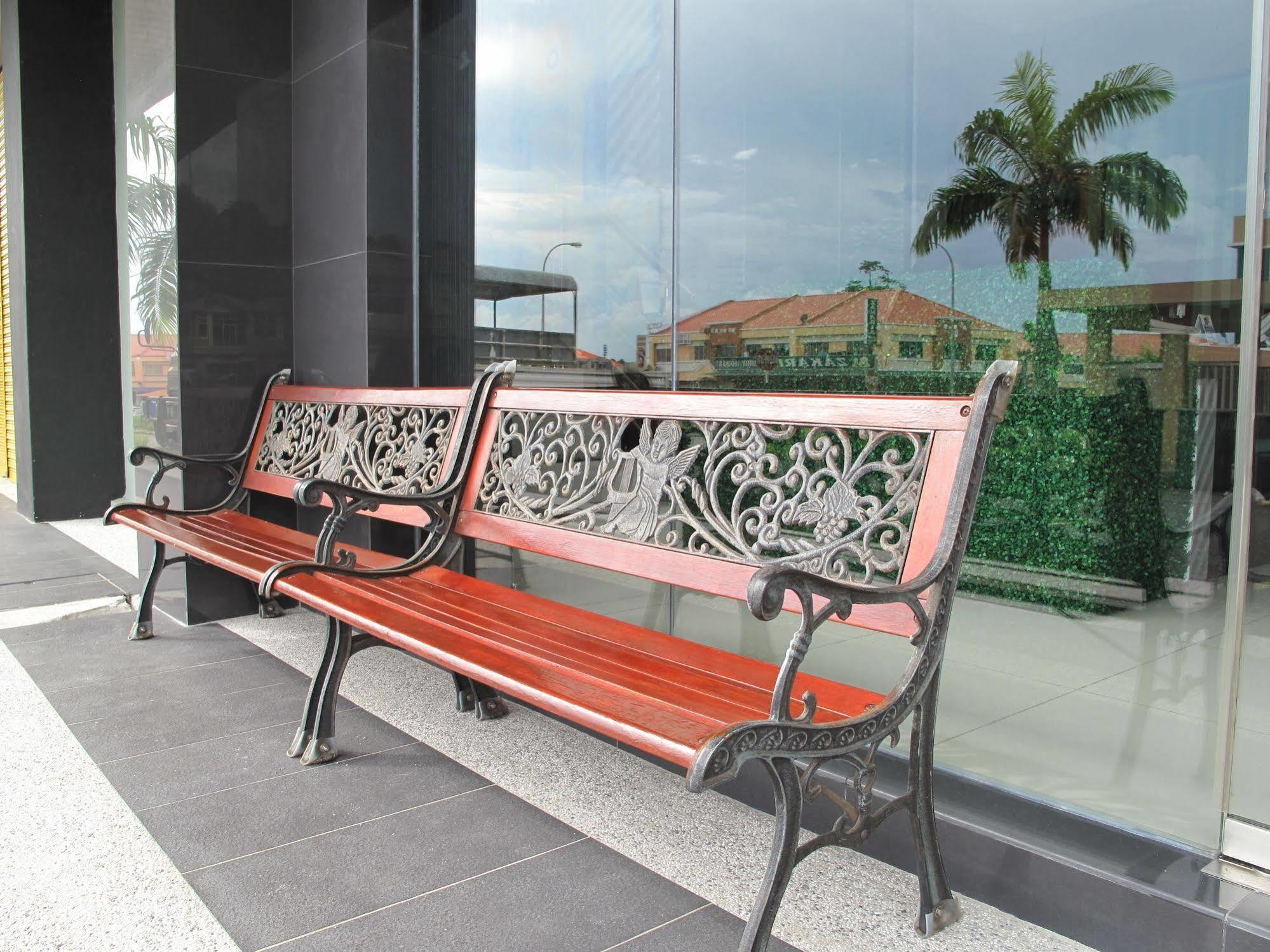 Labuk Hotel Sandakan Eksteriør bilde
