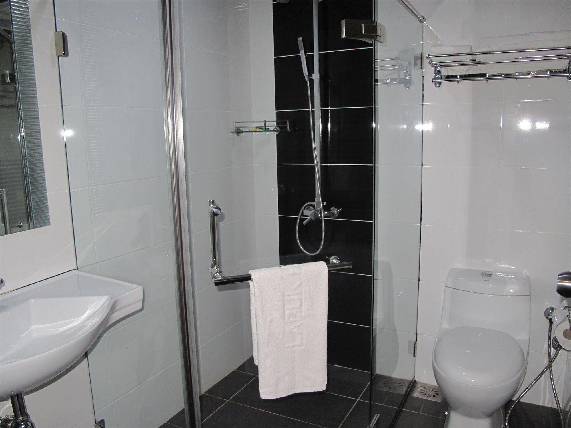 Labuk Hotel Sandakan Eksteriør bilde