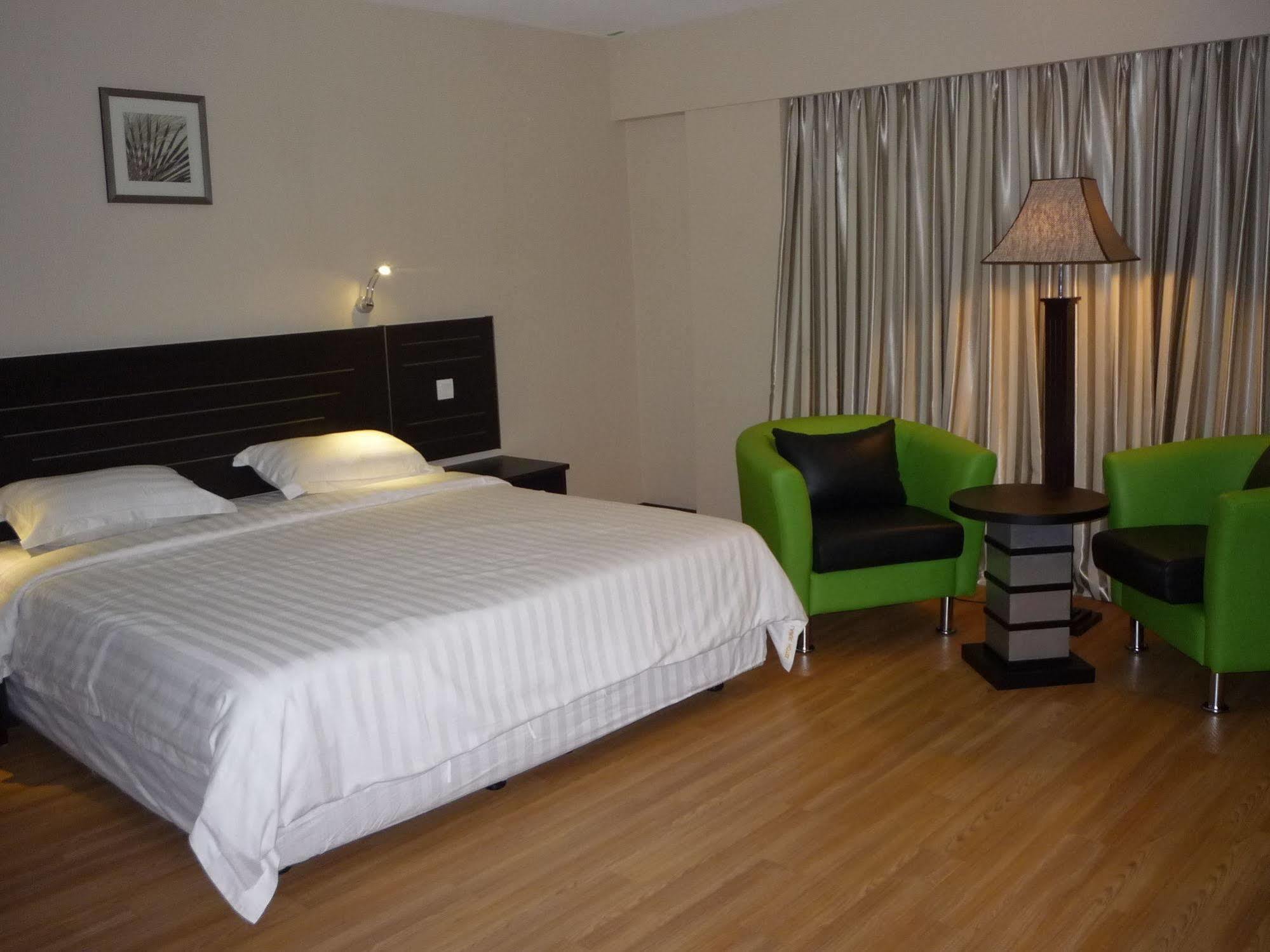Labuk Hotel Sandakan Eksteriør bilde