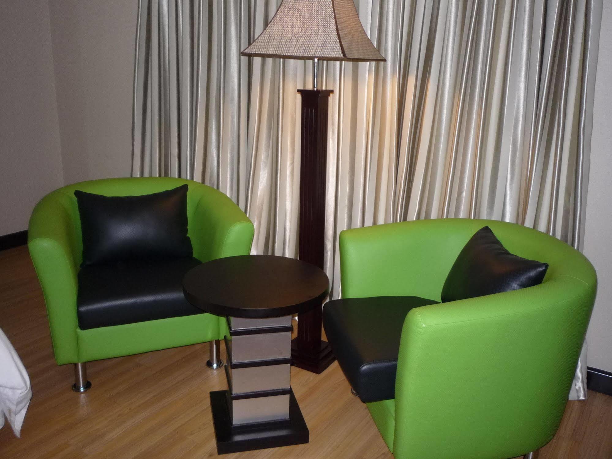 Labuk Hotel Sandakan Eksteriør bilde