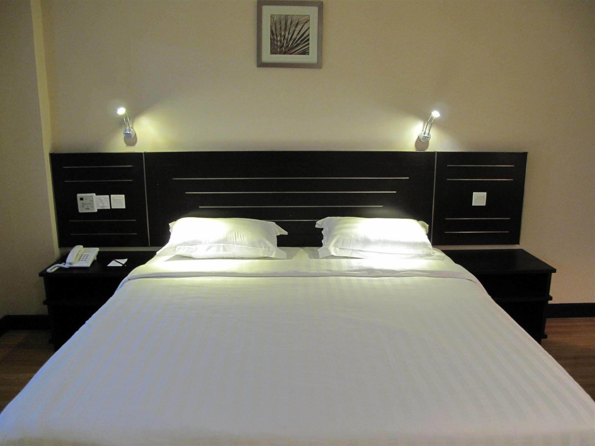 Labuk Hotel Sandakan Eksteriør bilde