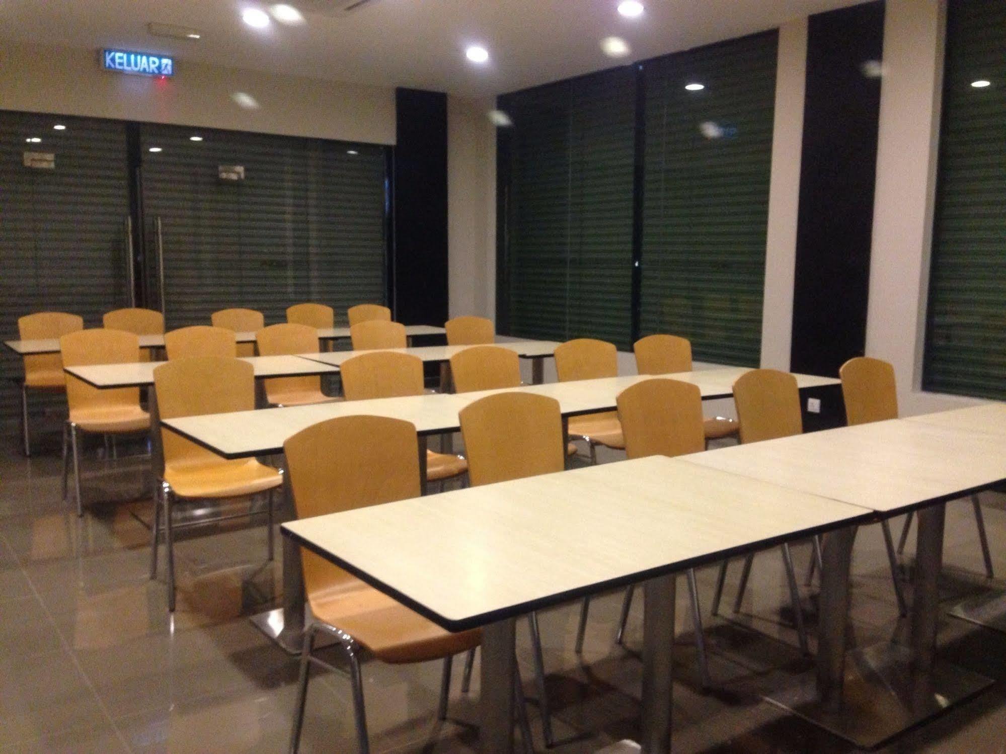 Labuk Hotel Sandakan Eksteriør bilde