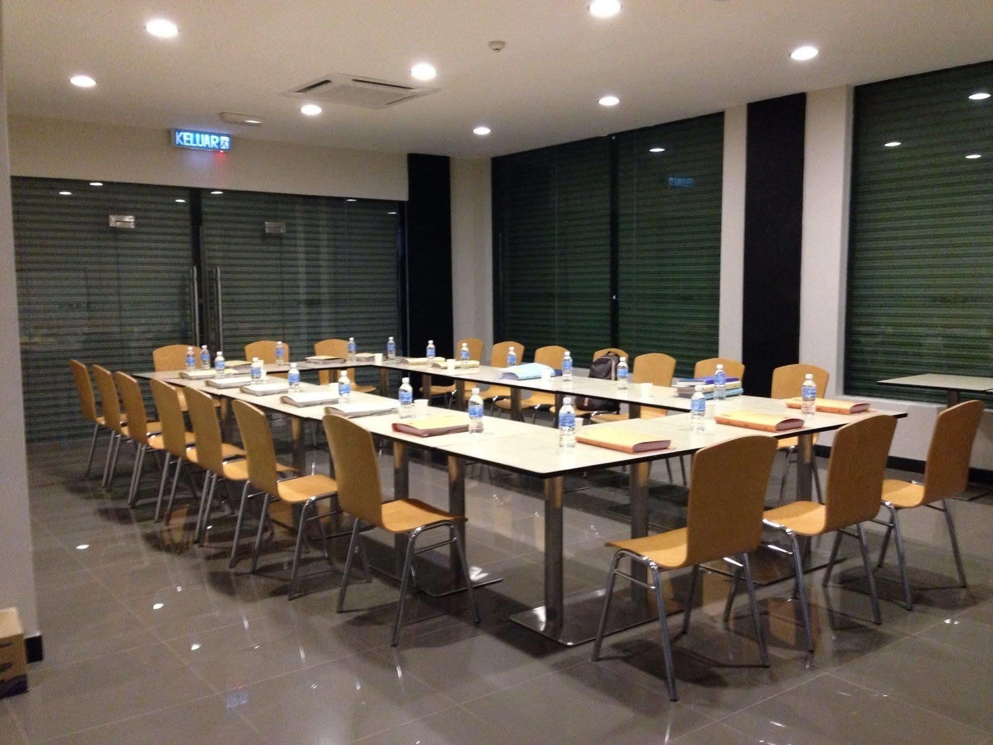 Labuk Hotel Sandakan Eksteriør bilde