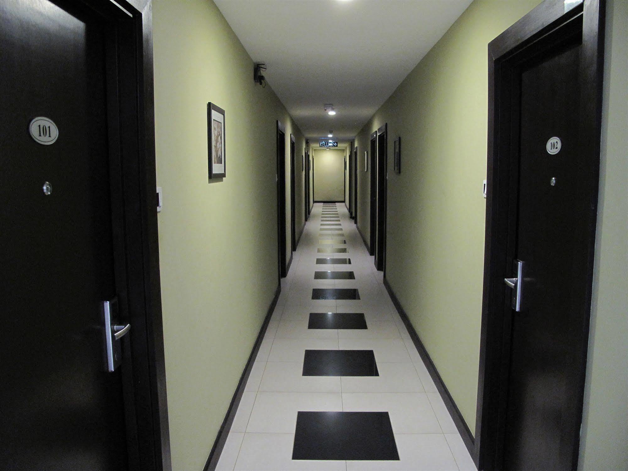 Labuk Hotel Sandakan Eksteriør bilde